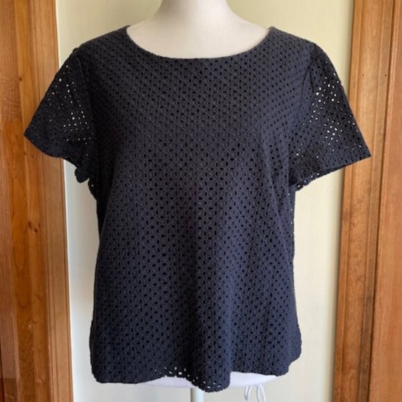 346 BROOKS BROTHERS Navy Eyelet Lined Blouse Keyhole Button Back - Picture 1 of 15